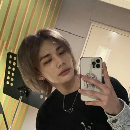 ﹒⌗﹐l o v e s t a y ∥ ⌕ deco + social﹒✿﹐ - discord server icon